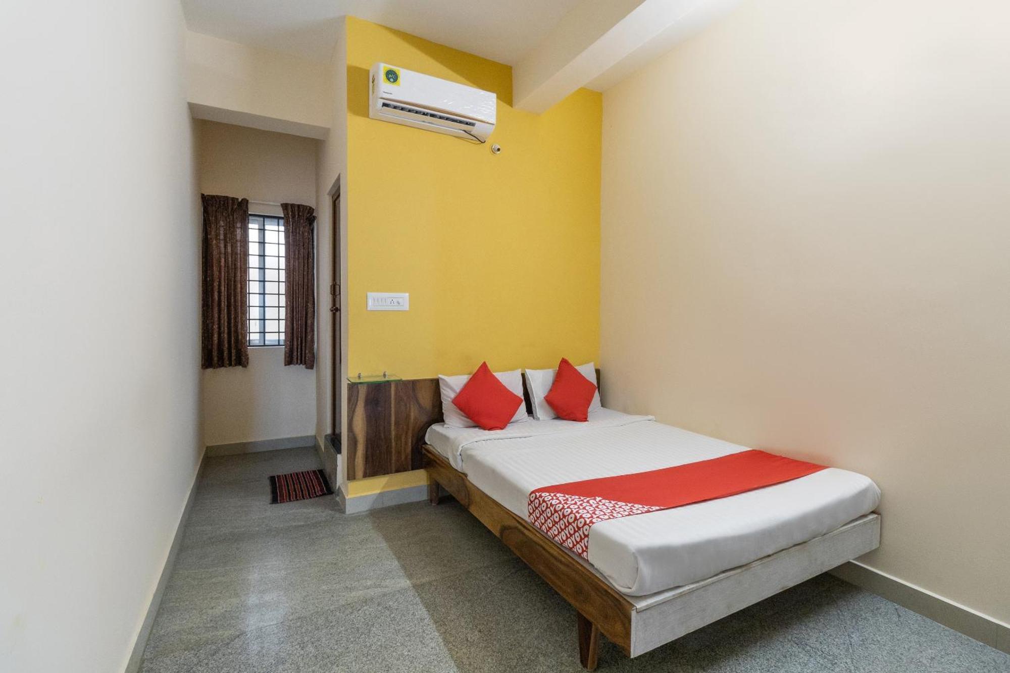 Hotel O Supriya Lodge Hasszan Kültér fotó